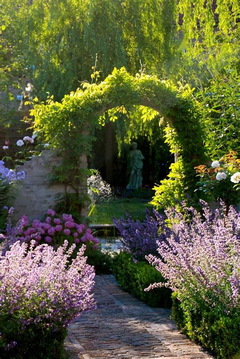 Unlocking the Secrets of a Magical Garden Paradise